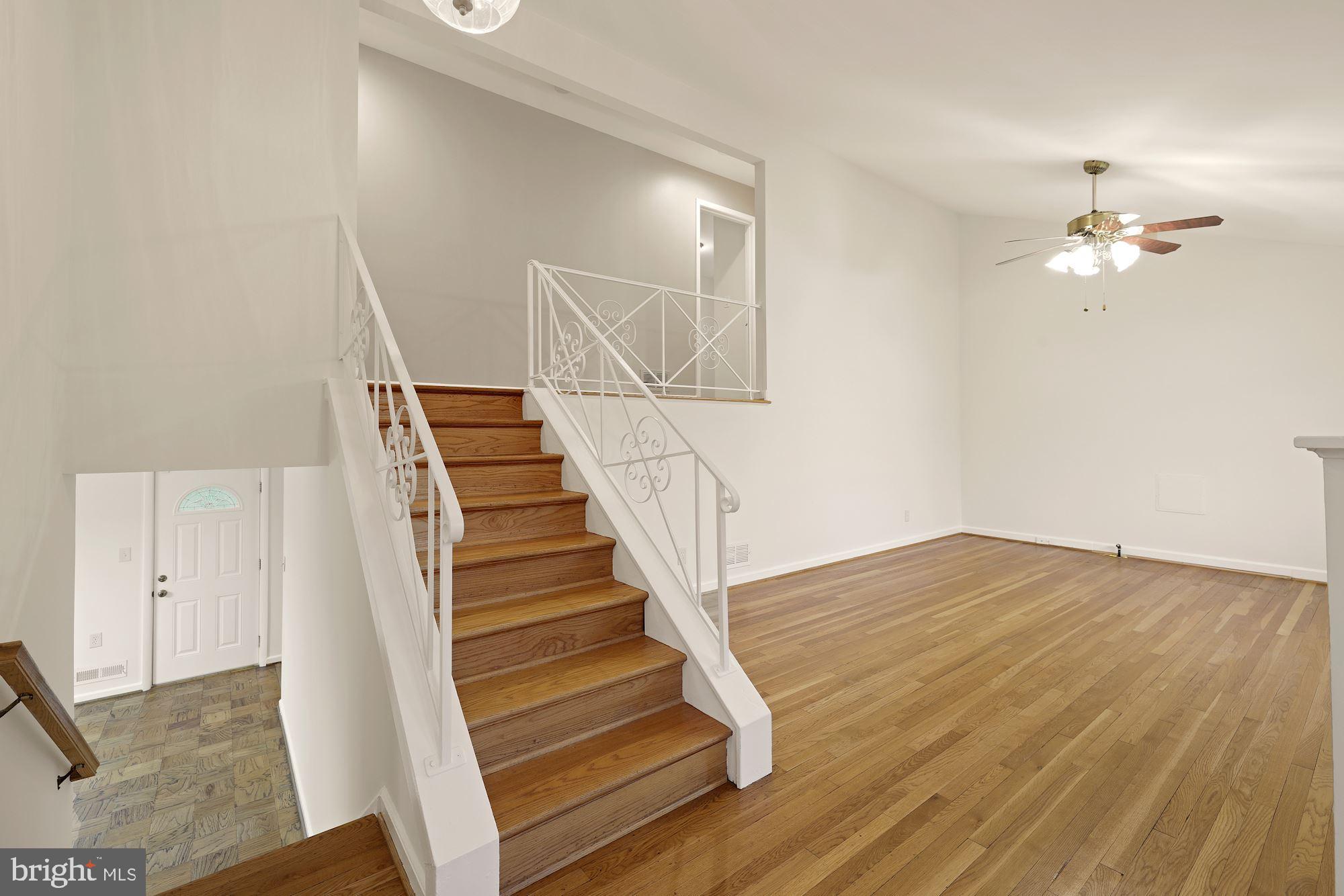 12805 Crisfield Road Silver Spring, MD 20906 - Photo 3 of 35 Living Room