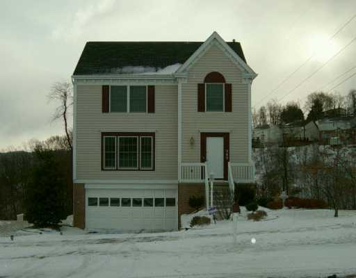 283 Randy Lane Coraopolis, PA 15108 - Photo 1 of 8 Gallery Image 1