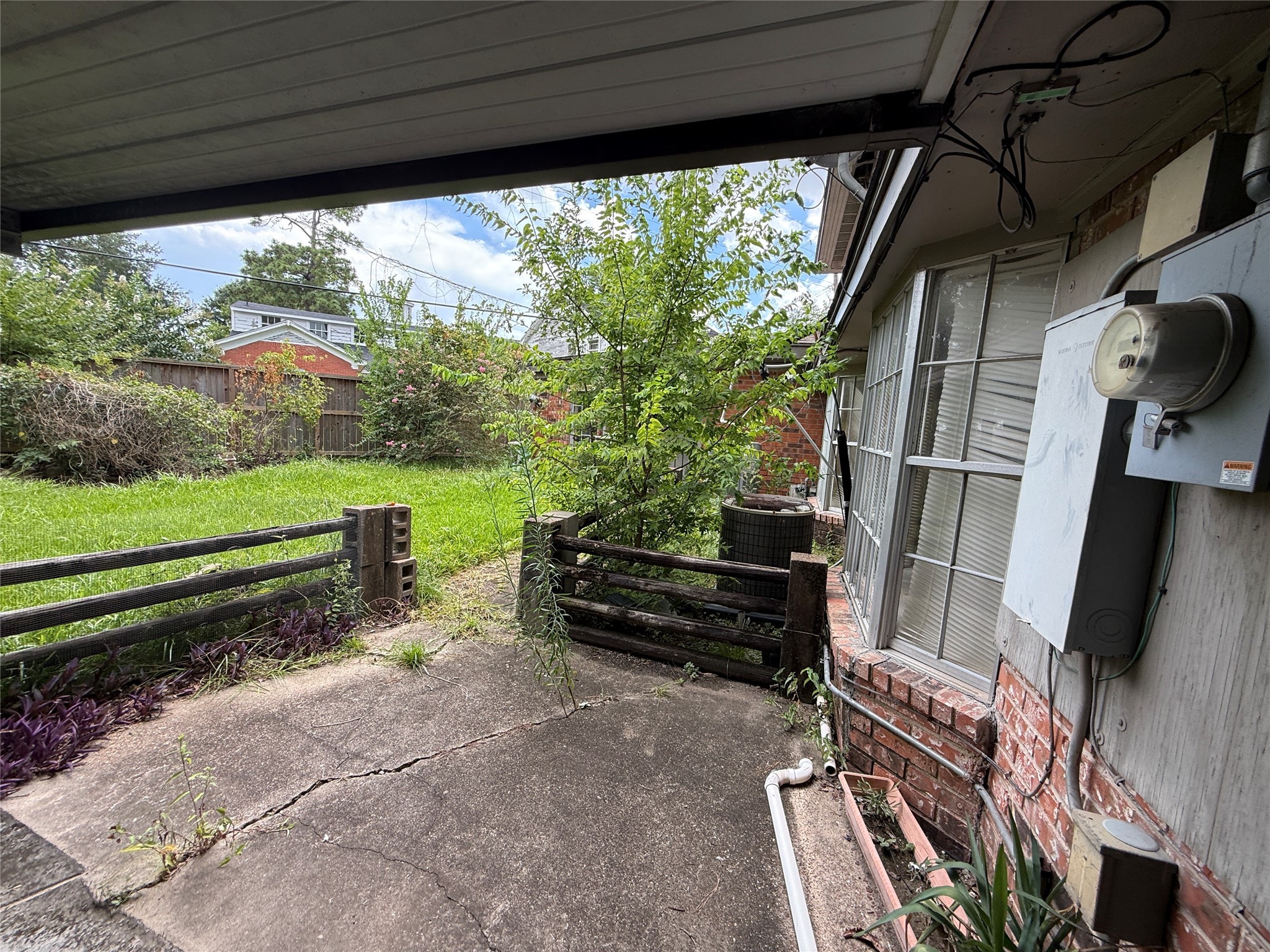 4302 Fernwood Drive Houston, TX 77021 - Photo 11 of 15 a view of outdoor space with seating