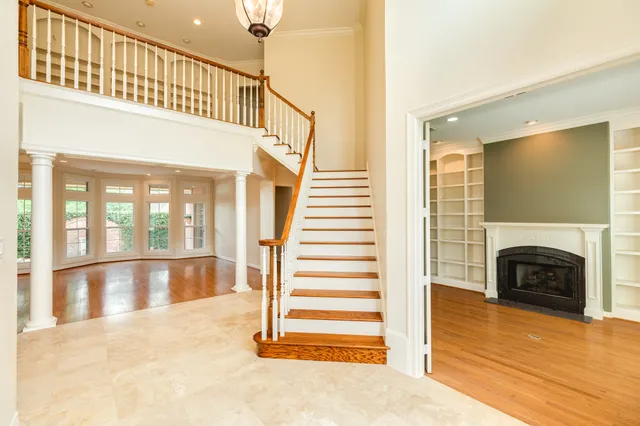 $587,000 | 1 Heritage Oak Court, Lake Jackson, TX 77566