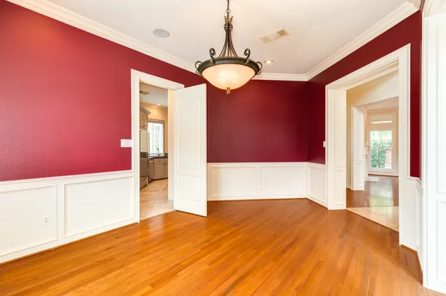 $587,000 | 1 Heritage Oak Court, Lake Jackson, TX 77566