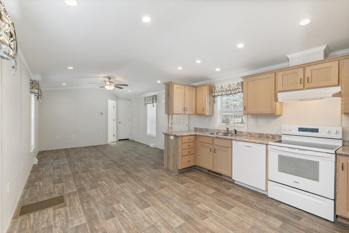 54 Hagop Road Salem, NH 03079 - Photo 12 of 22