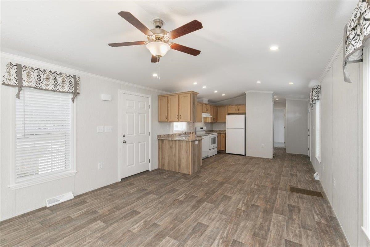 54 Hagop Road Salem, NH 03079 - Photo 13 of 22