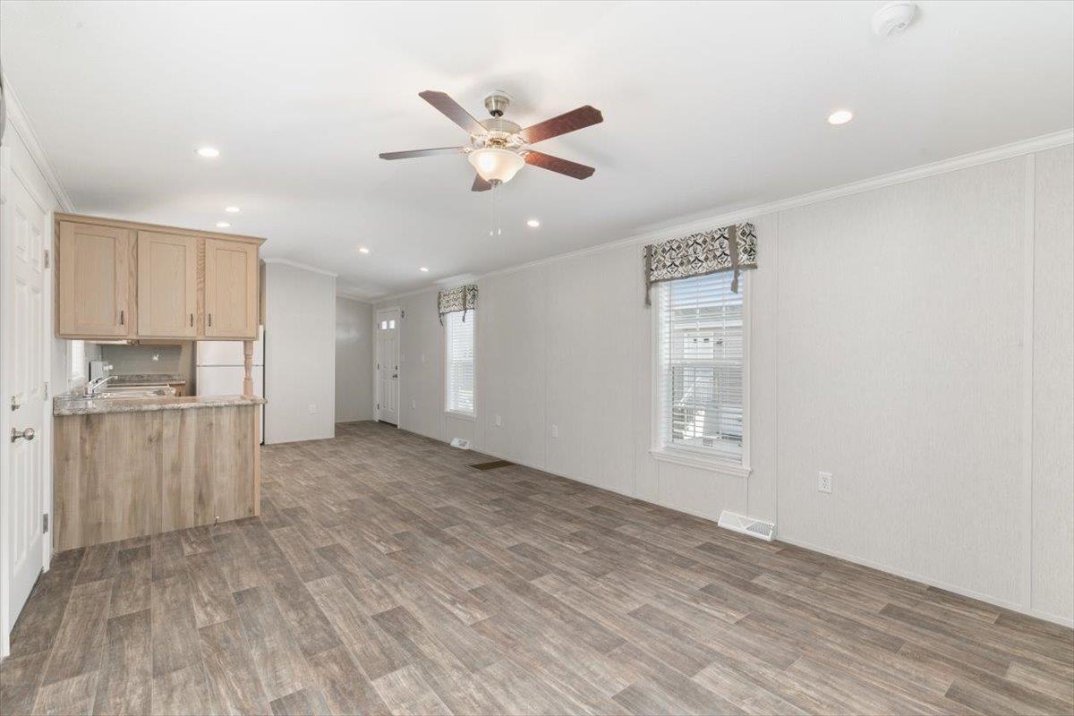 54 Hagop Road Salem, NH 03079 - Photo 8 of 22