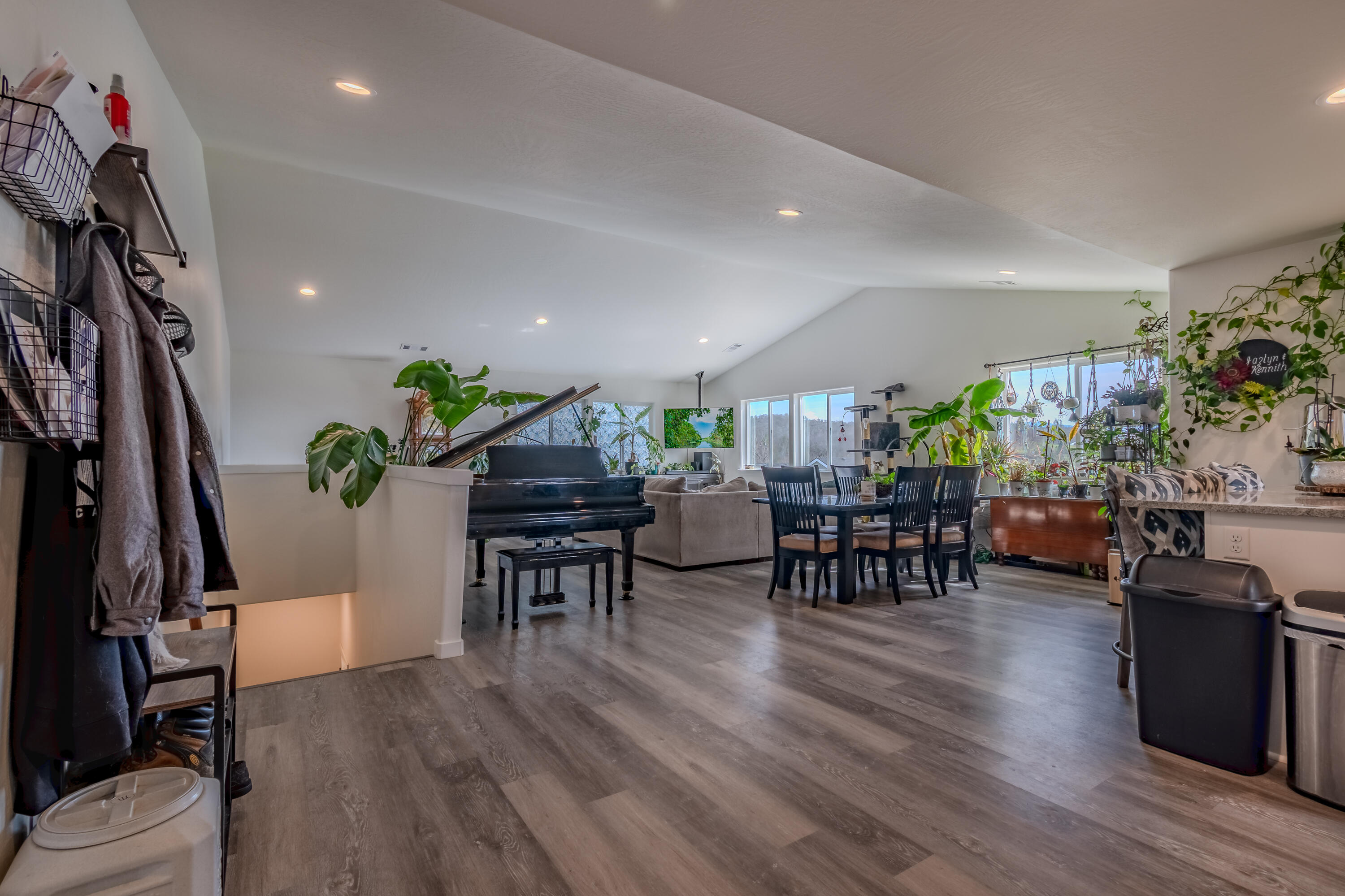 21 Cerulean Terrace Eagle Point, OR 97524 - Photo 4 of 30 a dining room with furniture and wooden floor
