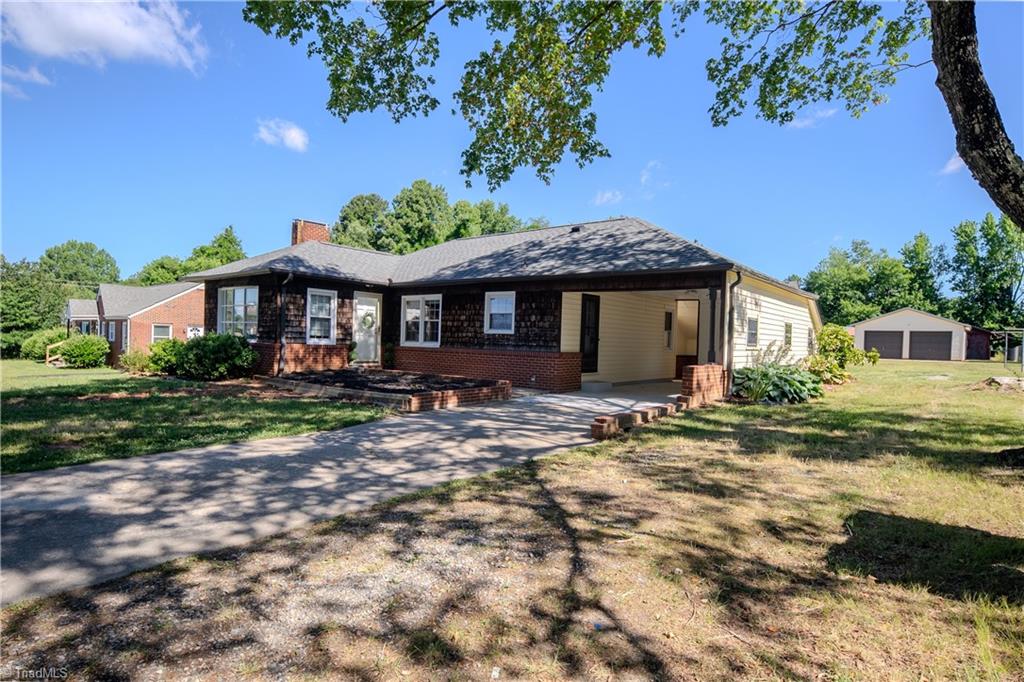 1690 Community Road Lexington, NC 27295 - Photo 3 of 29