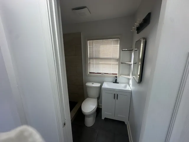 $2,200 | 410 Ivanhoe Road, Grayslake, IL 60030