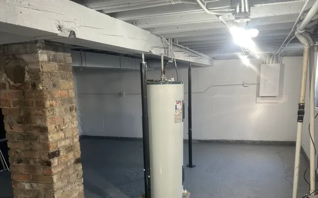 $2,200 | 410 Ivanhoe Road, Grayslake, IL 60030