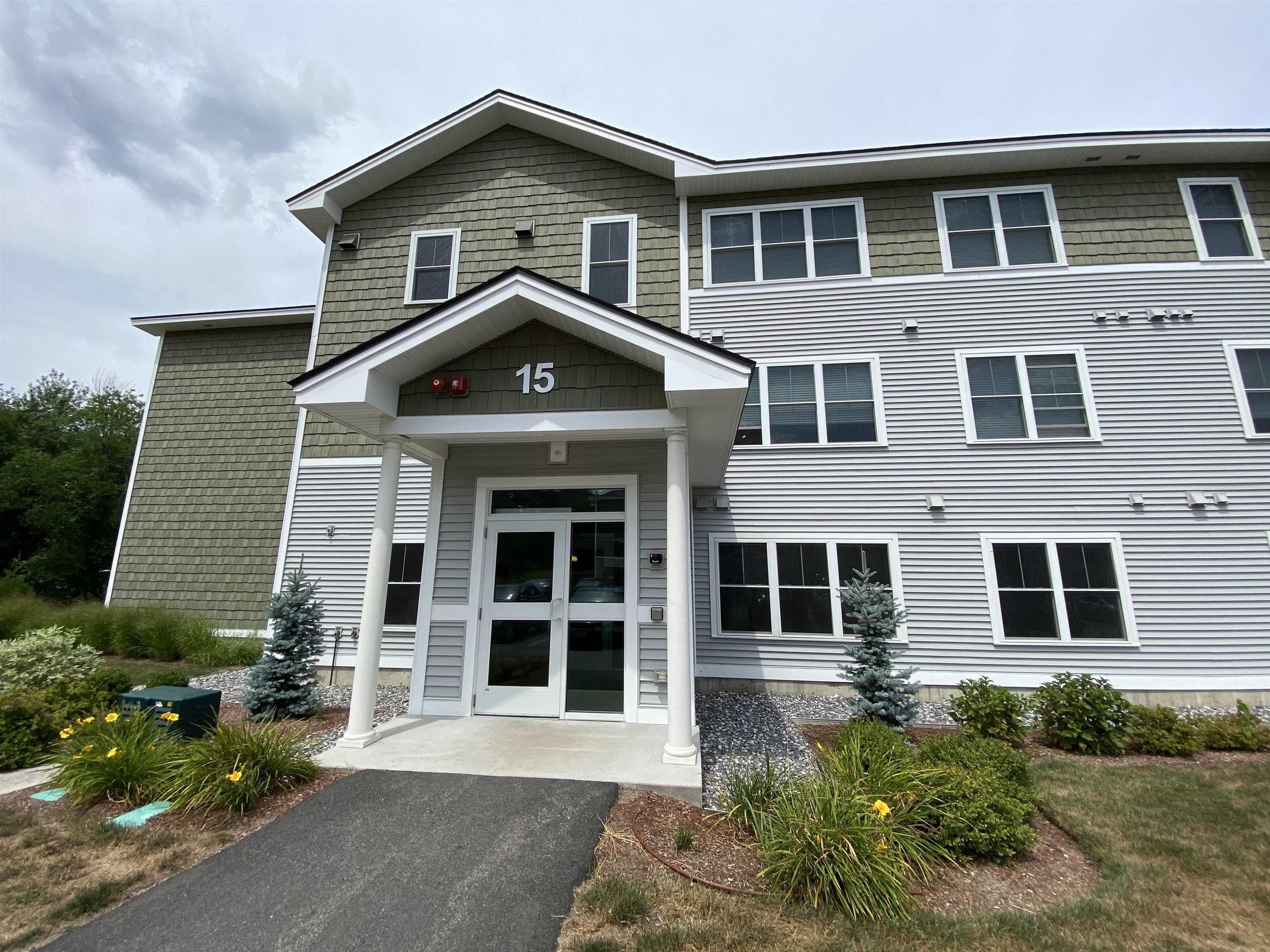 15 East Ridge Drive, Unit 105 Milford, NH 03055 - Photo 2 of 46