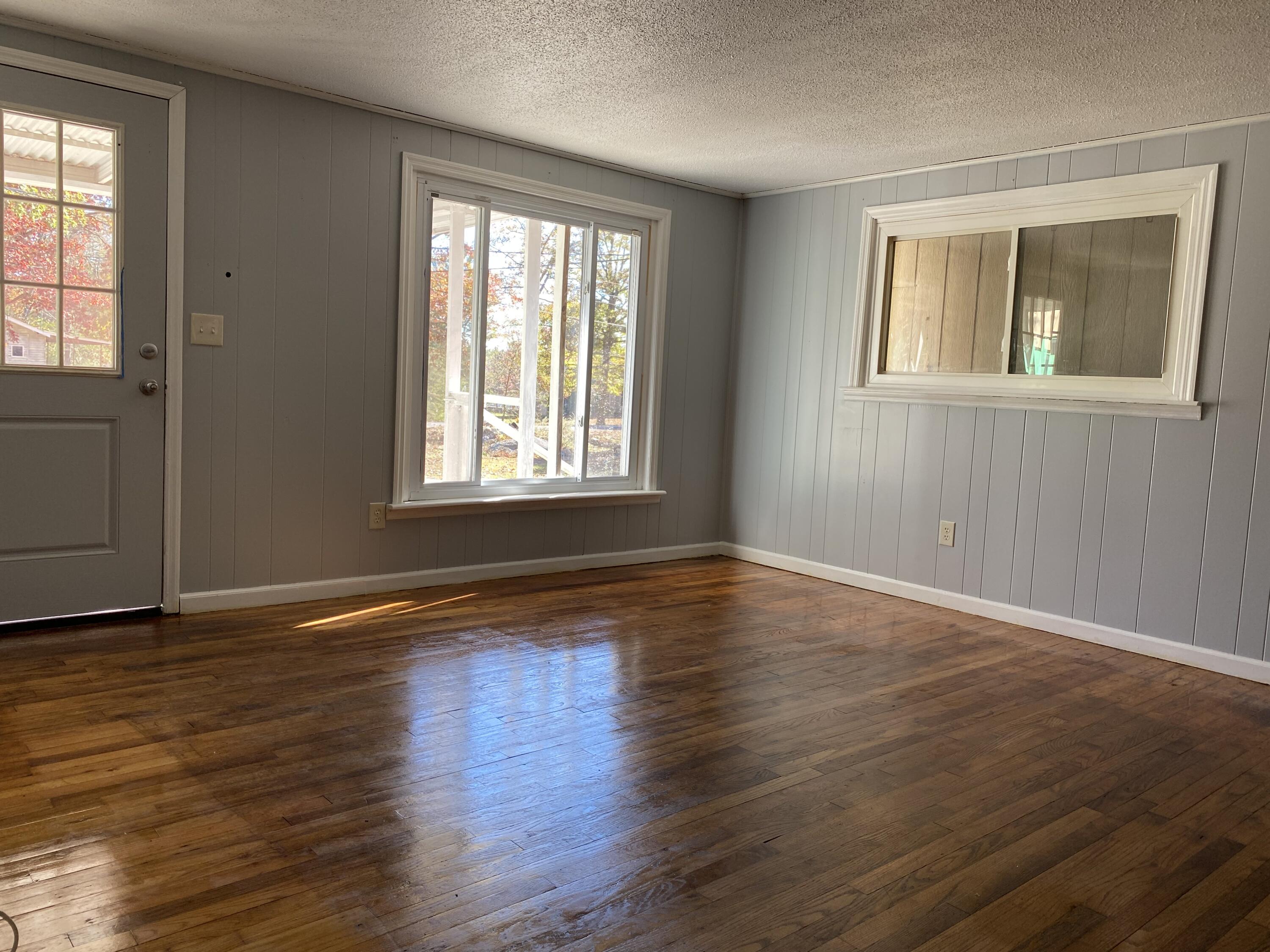 104 Gray Road Signal Mountain, TN 37377 - Photo 11 of 31 Living