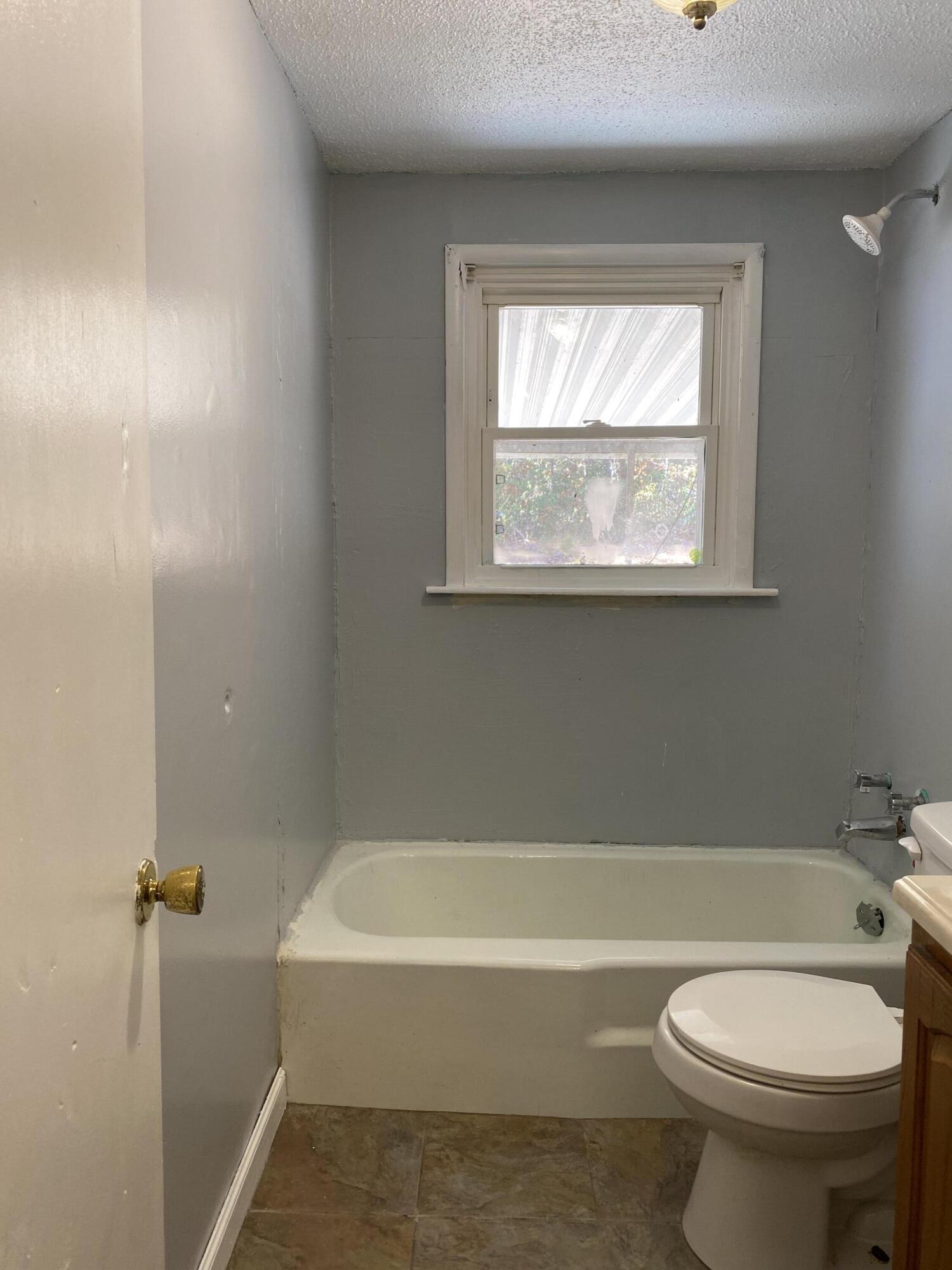 104 Gray Road Signal Mountain, TN 37377 - Photo 20 of 31 Family Bath