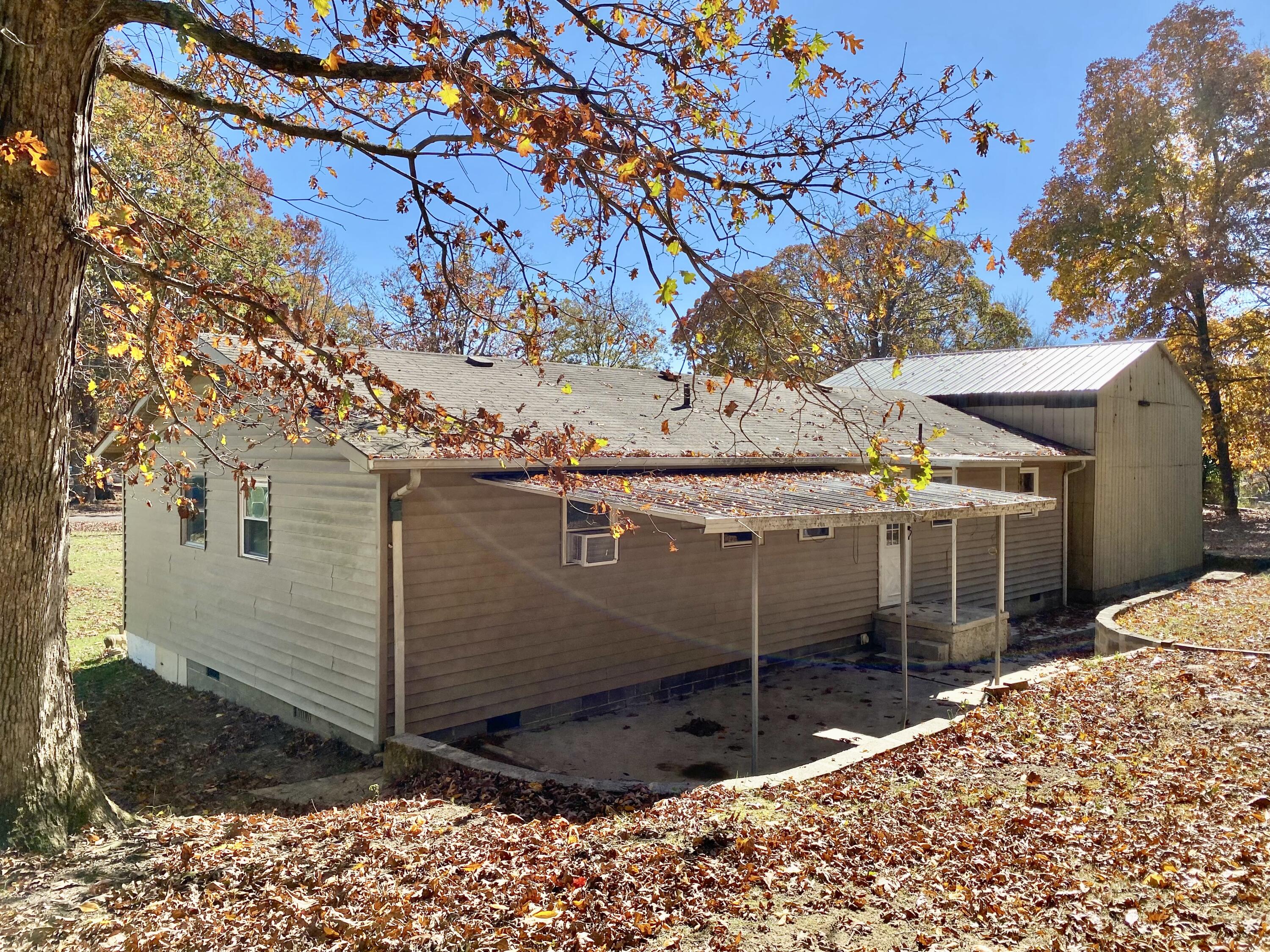 104 Gray Road Signal Mountain, TN 37377 - Photo 5 of 31 Side