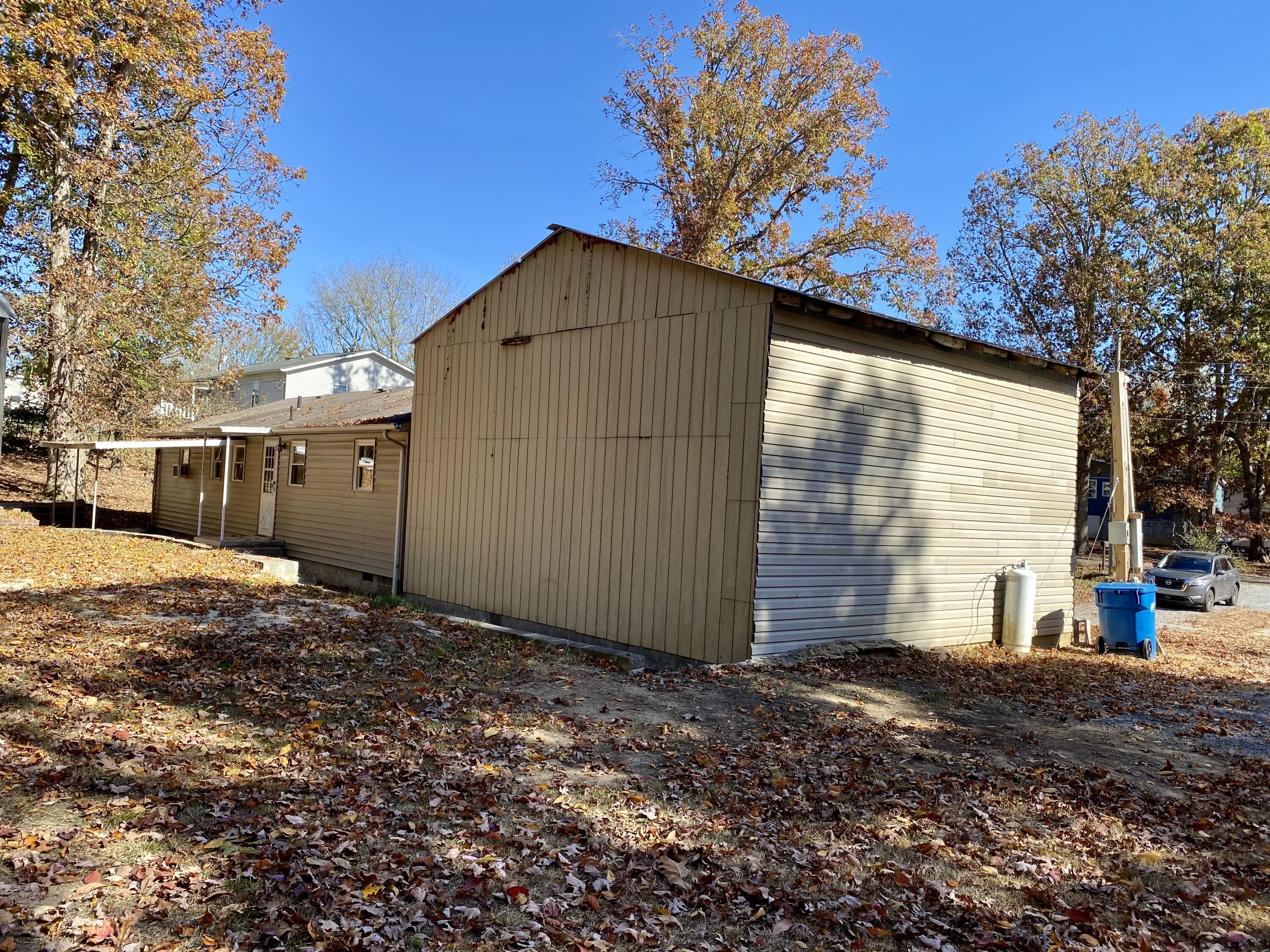 104 Gray Road Signal Mountain, TN 37377 - Photo 8 of 31 Work Shop