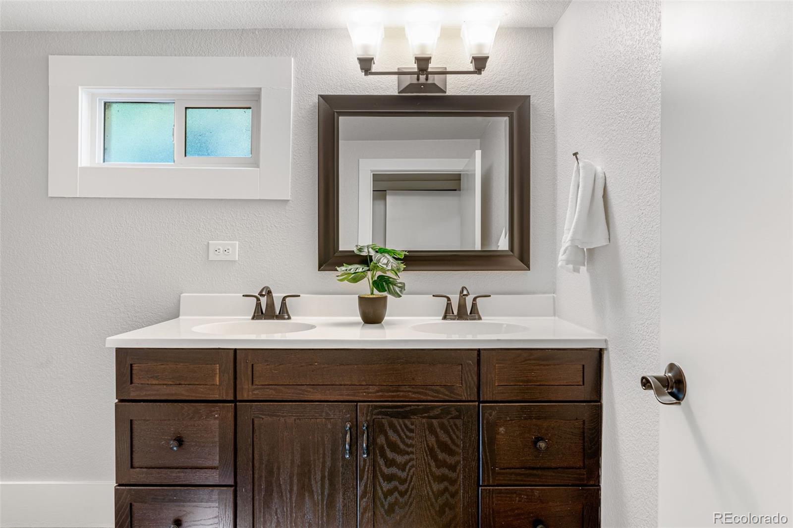 3059 Cherry Street Denver, CO 80207 - Photo 31 of 50