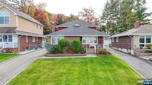 $799,000 | 96 Lower Notch Road, Little Falls, NJ 07424