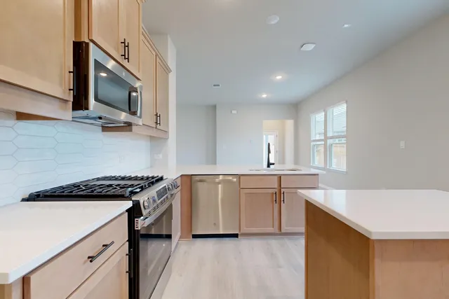 $389,990 | 530 Darley Oak Drive, Dripping Springs, TX 78620