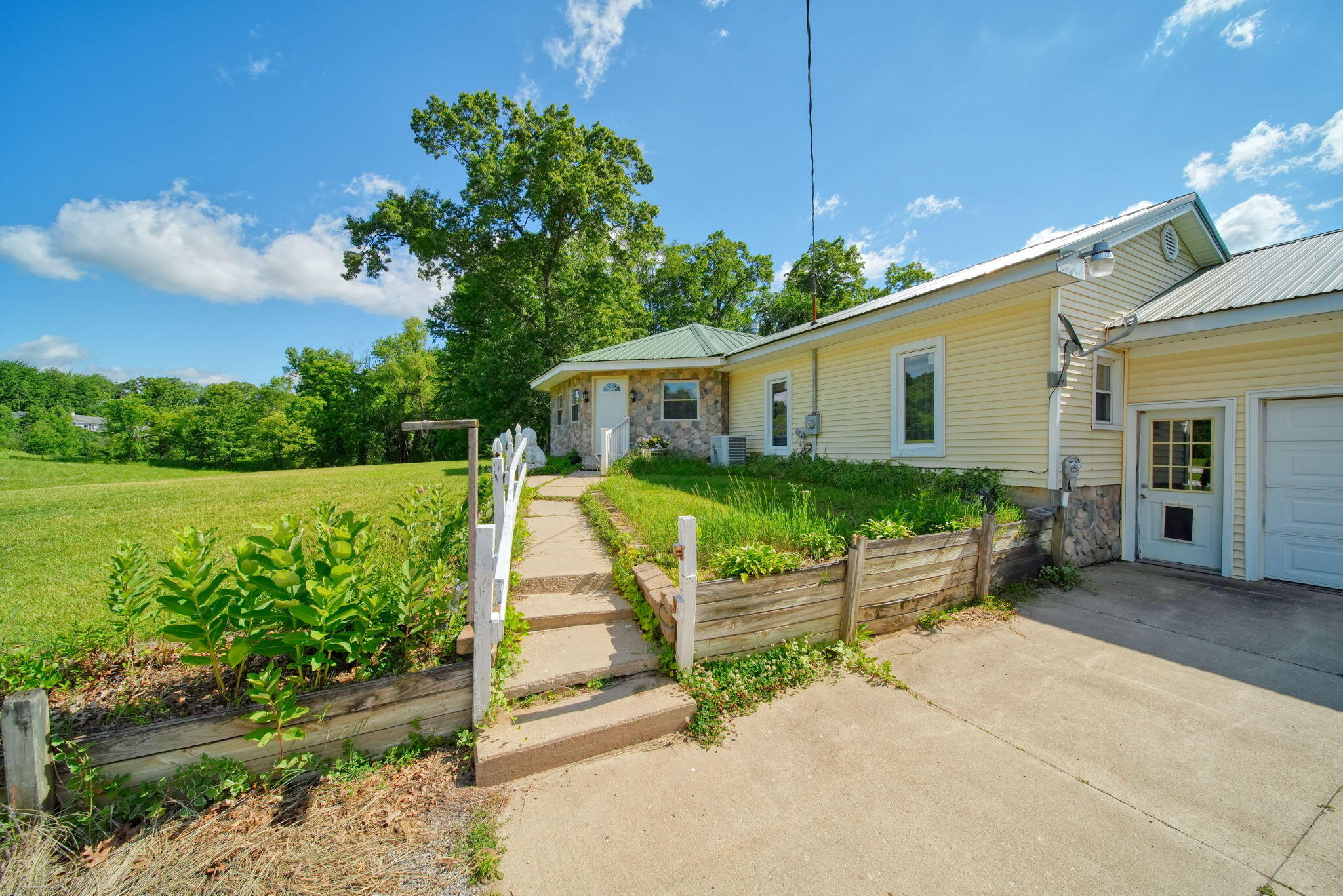 5995 North Sandstone Road Jackson, MI 49201 - Photo 3 of 70 4-web-or-mls-DSC03465_HDR - Copy