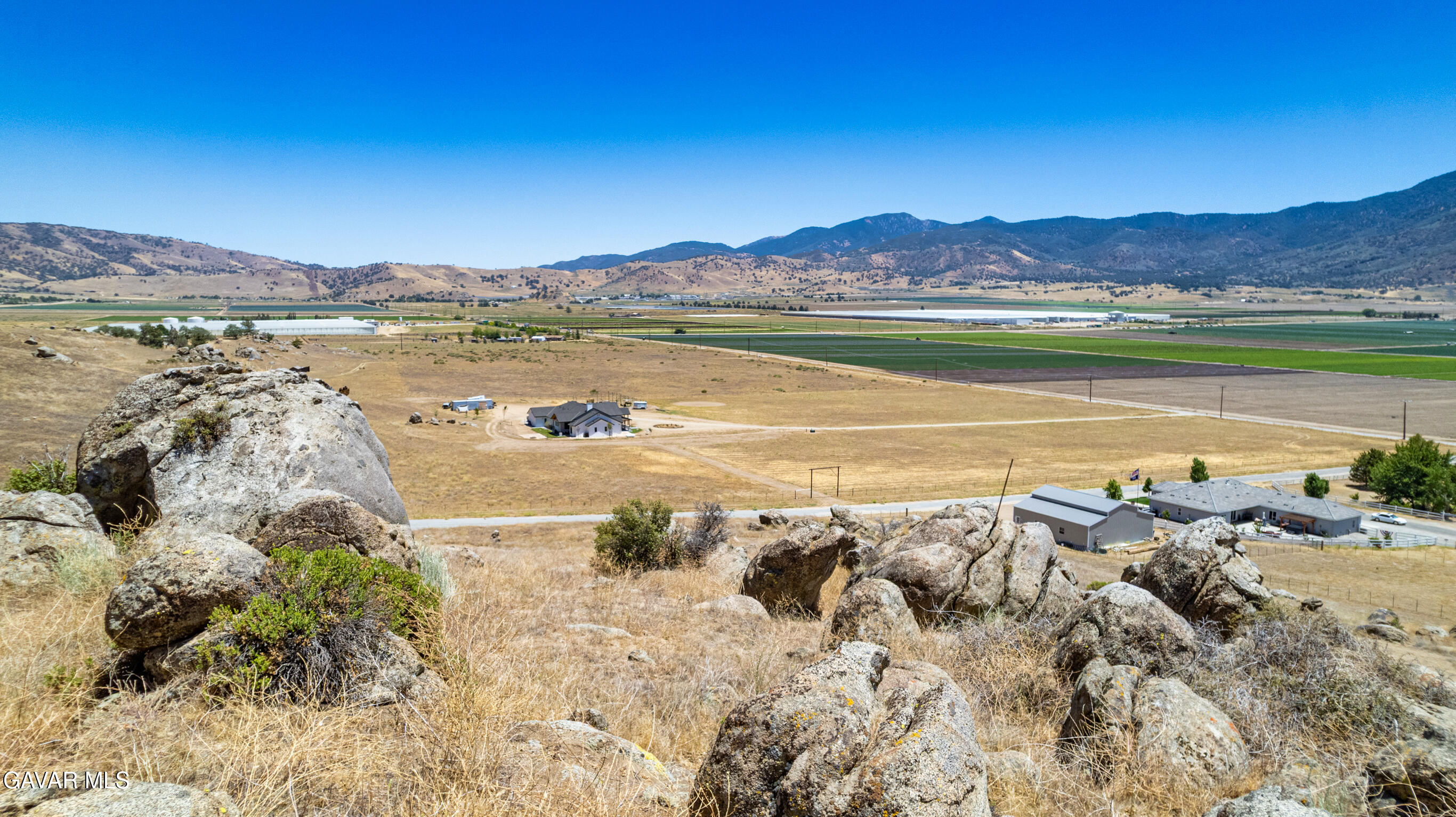 Castle Gate Drive Tehachapi, CA 93561 - Photo 9 of 16 8