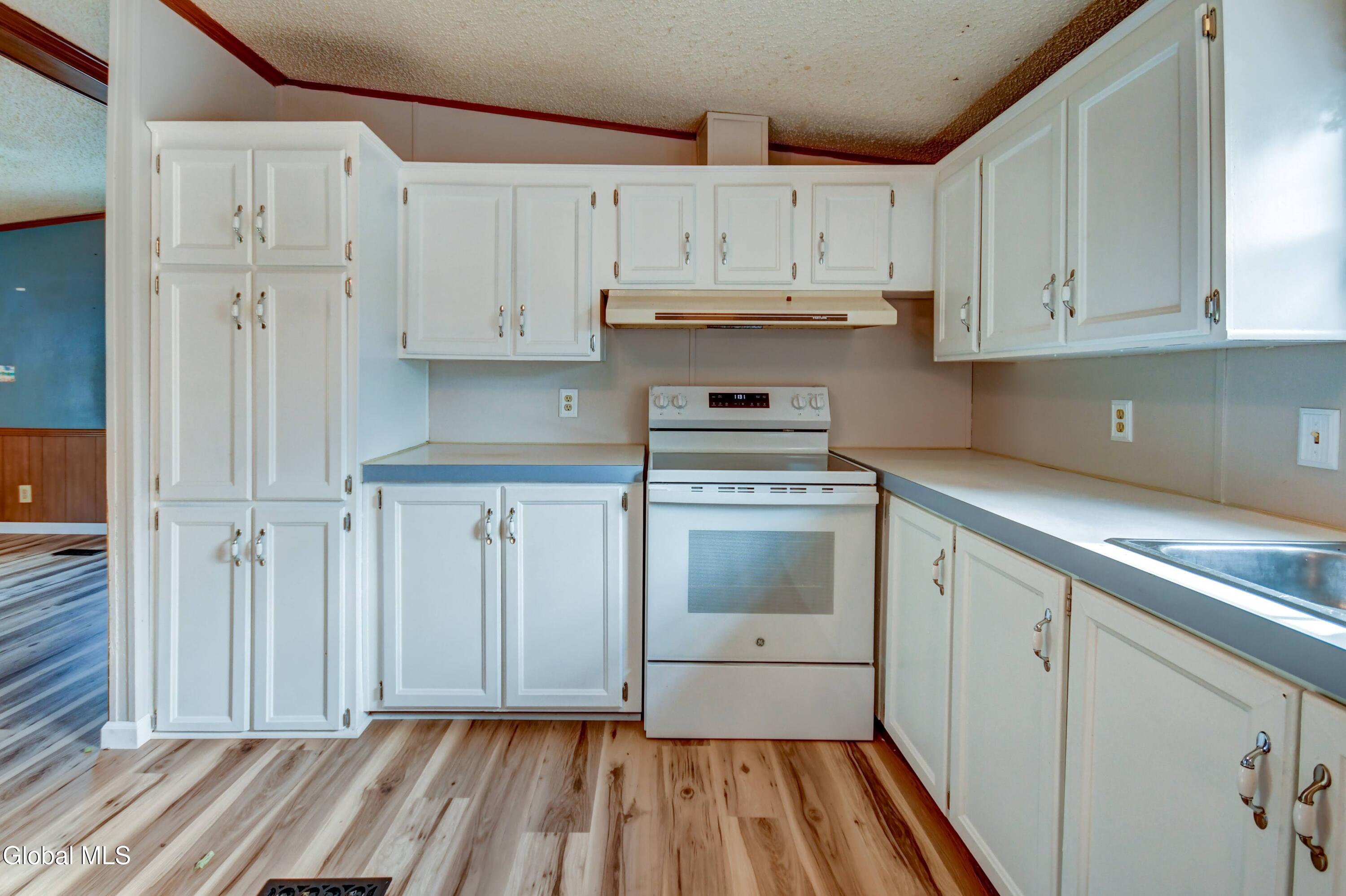 494 Lepper Road Fort Johnson, NY 12070 - Photo 13 of 65 New range/stove