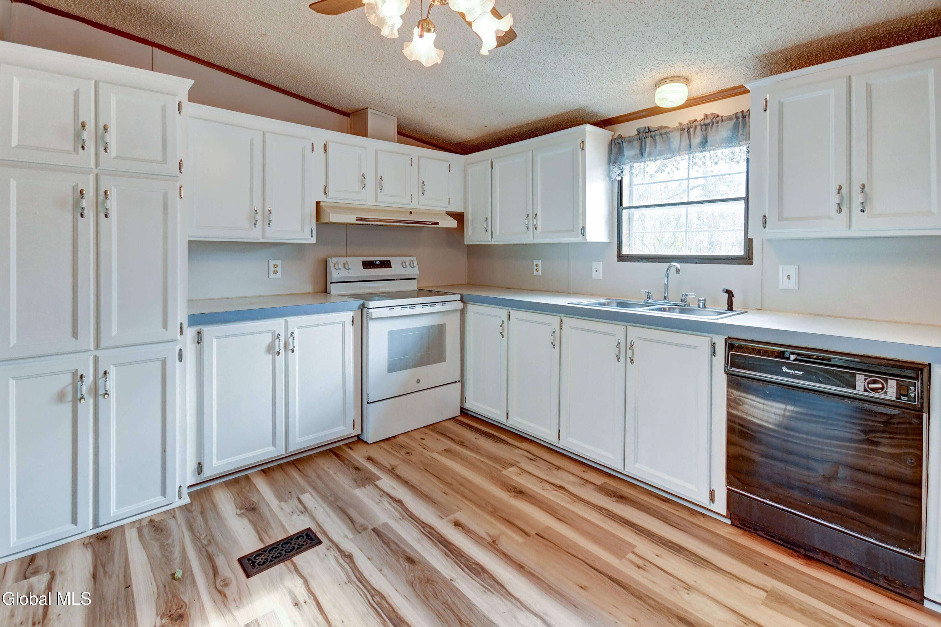 494 Lepper Road Fort Johnson, NY 12070 - Photo 6 of 65 494 Lepper Rd-38