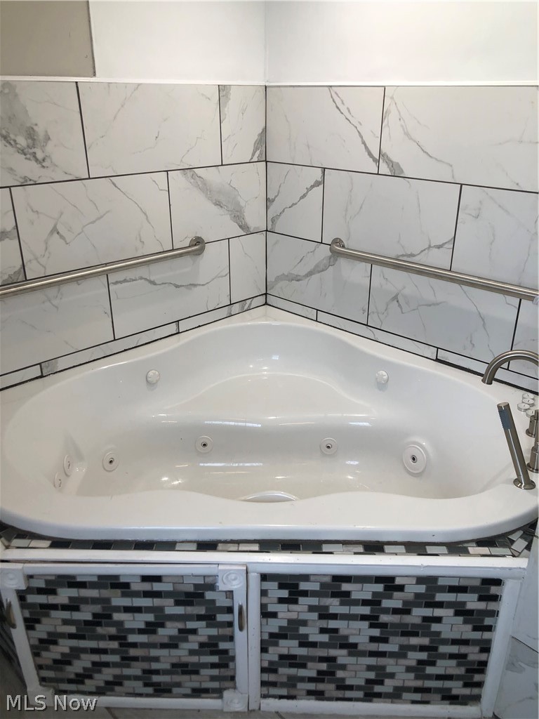 1121 Yellowstone Road Cleveland, OH 44121 - Photo 17 of 26 Gallery Image 17
