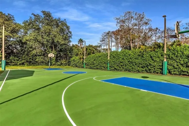 a view of a tennis court