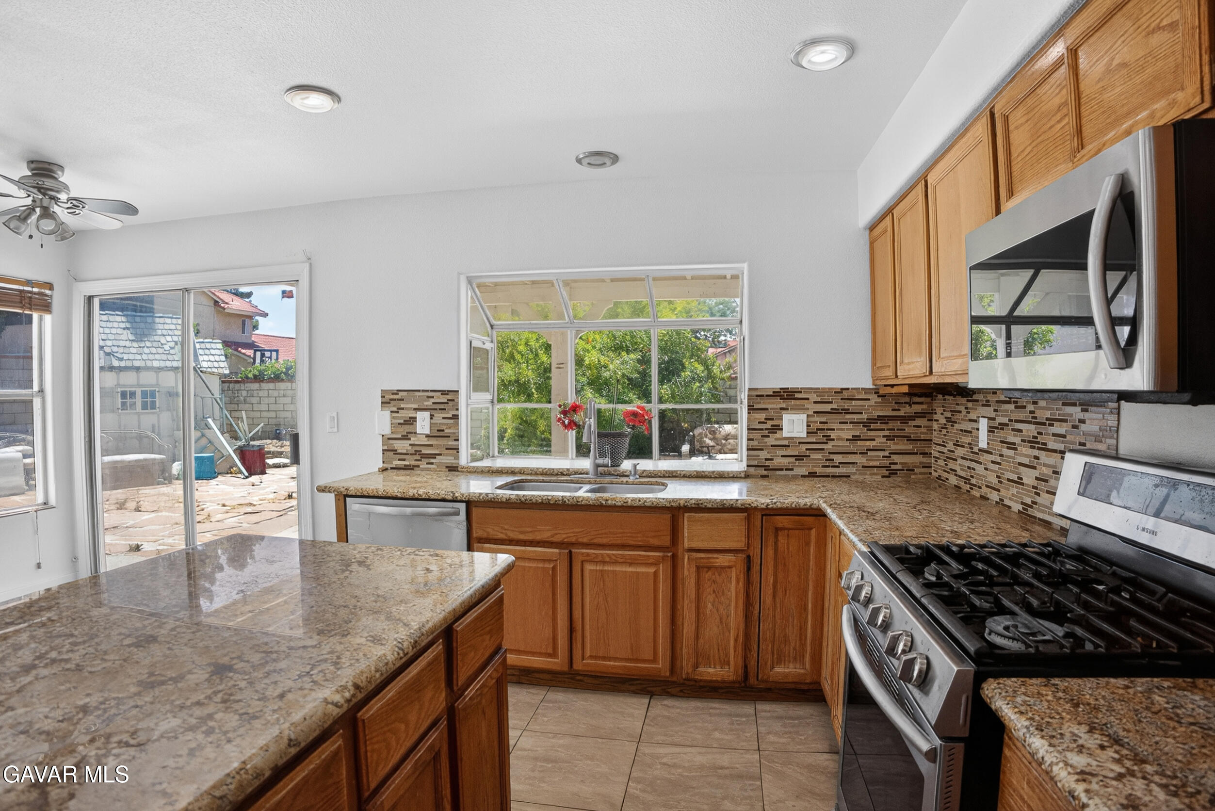 37833 Tackstem Street Palmdale, CA 93552 - Photo 13 of 39 DSC_2697
