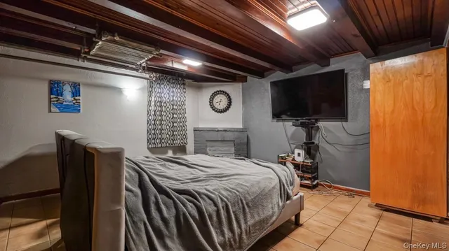 $849,000 | 2521 Yates Avenue | Bronxwood