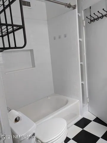 $1,600 | 2224 Ocean Drive South, Unit 3, Jacksonville Beach, FL 32250