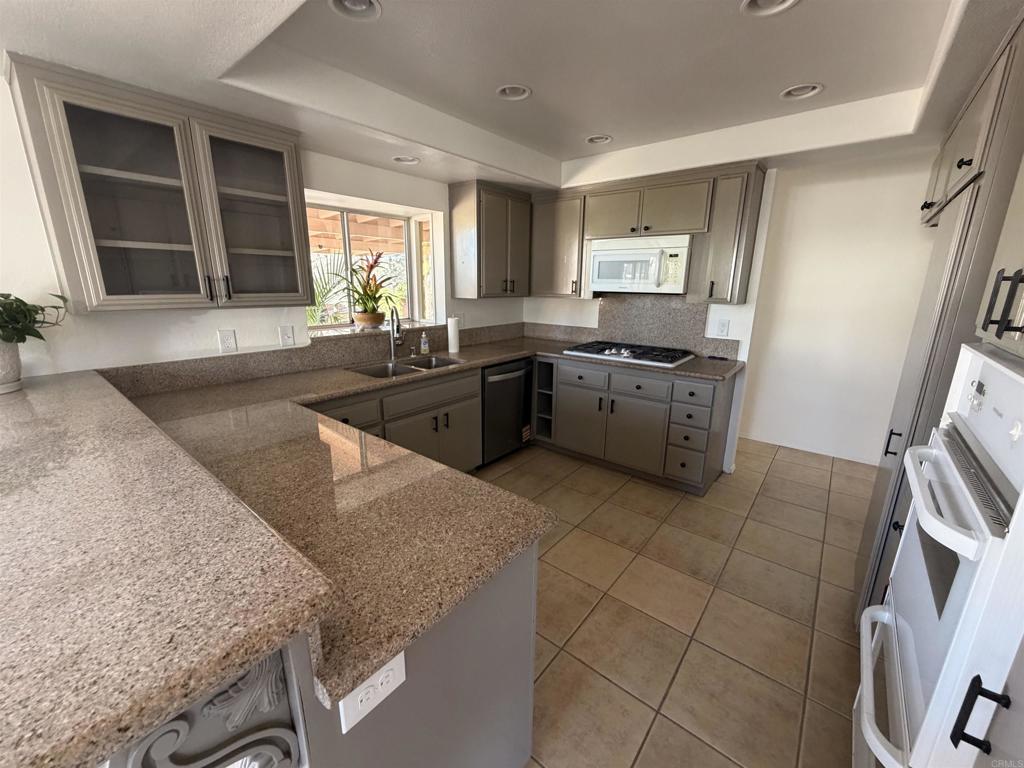 449 Alviso Way Encinitas, CA 92024 - Photo 42 of 75 Gallery Image 42