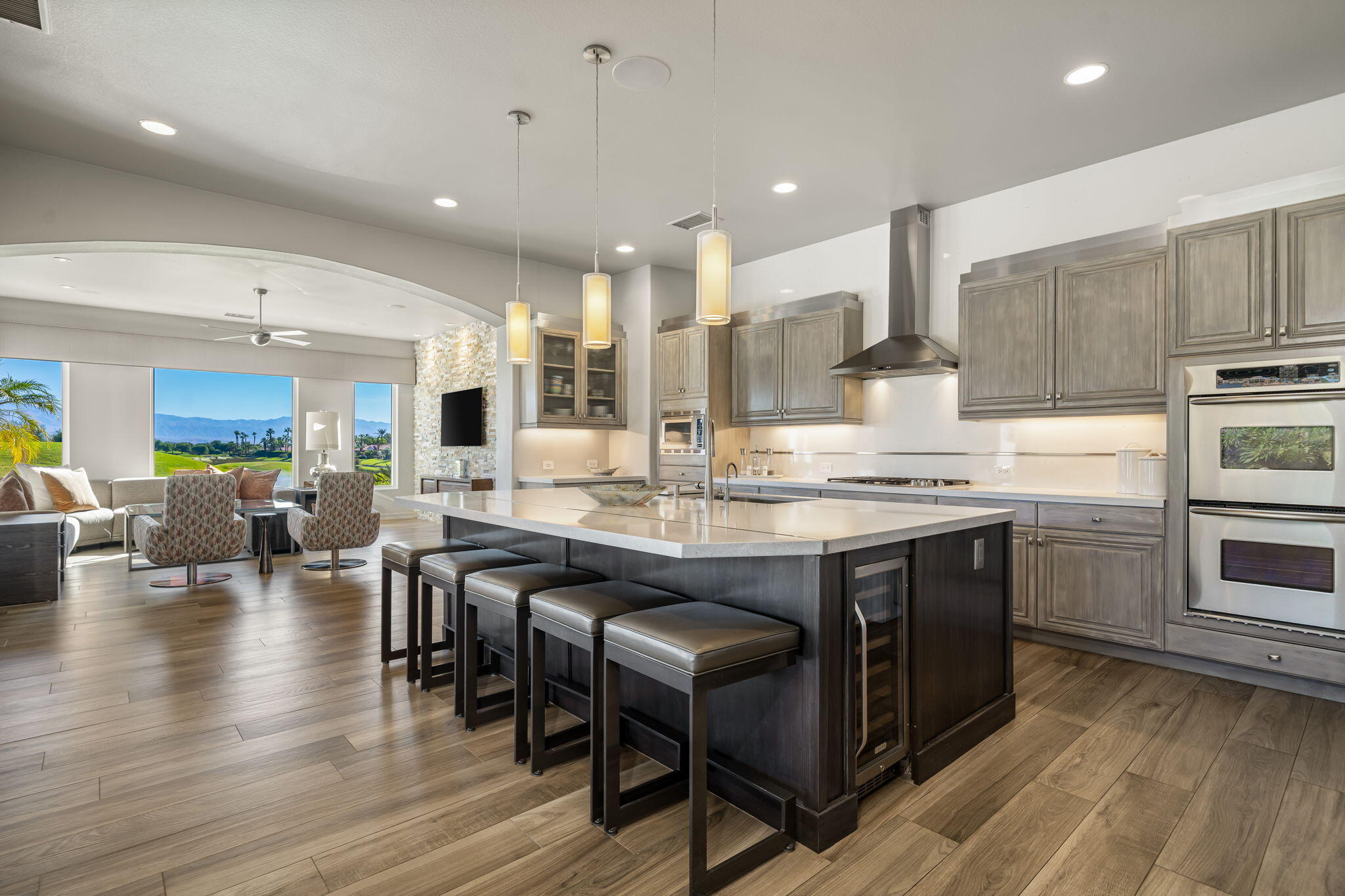 350 Loch Lomond Road Rancho Mirage, CA 92270 - Photo 2 of 43 25-web-or-mls-JBLoch_OPMG_0925_025