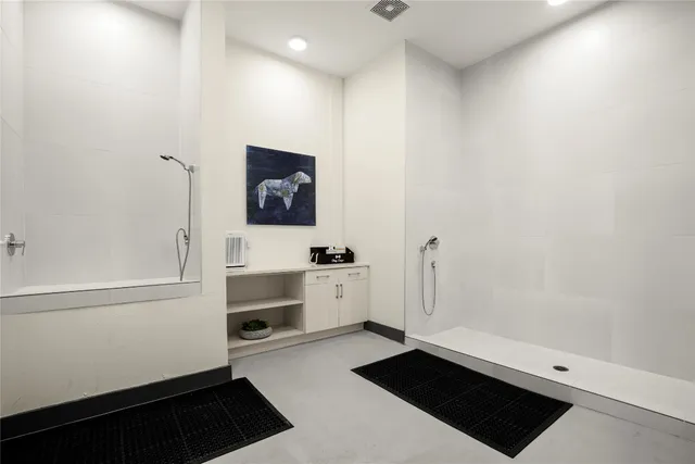 $225,000 | 6324 North Lamar Boulevard, Unit 216, Austin, TX 78752