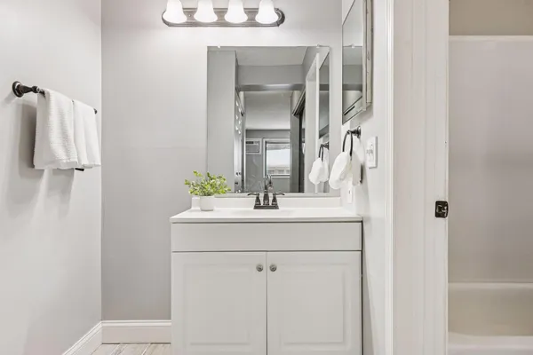 $189,500 | 350 Shelard Parkway, Unit 111, St. Louis Park, MN 55426