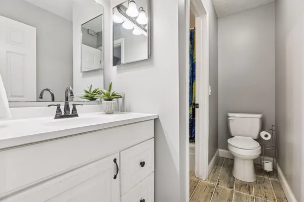 $189,500 | 350 Shelard Parkway, Unit 111, St. Louis Park, MN 55426