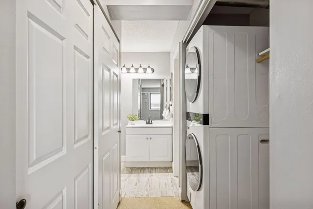 $195,000 | 350 Shelard Parkway, Unit 111, Minneapolis, MN 55426