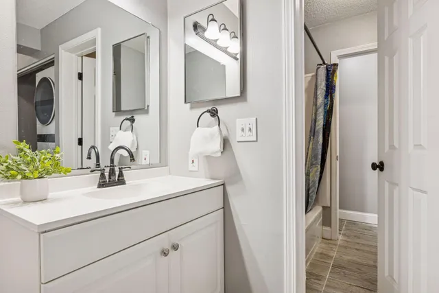 $195,000 | 350 Shelard Parkway, Unit 111, Minneapolis, MN 55426