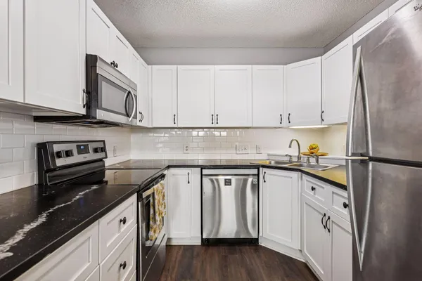 $189,500 | 350 Shelard Parkway, Unit 111, St. Louis Park, MN 55426