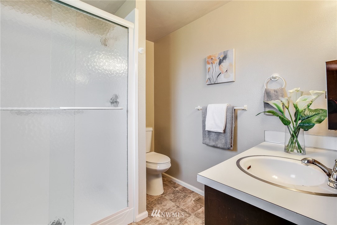 24029 45th Avenue Southeast Bothell, WA 98021 - Photo 8 of 17