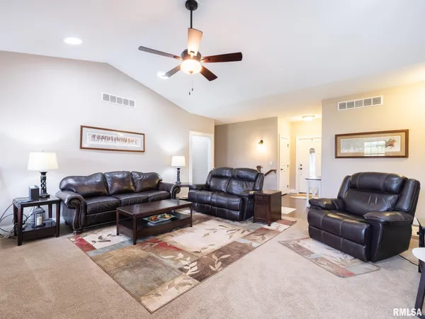$539,900 | 11224 North Sycamore Creek Drive, Dunlap, IL 61525