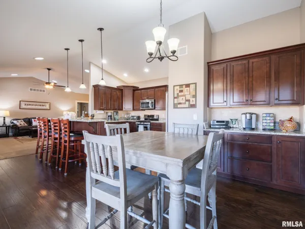 $539,900 | 11224 North Sycamore Creek Drive, Dunlap, IL 61525
