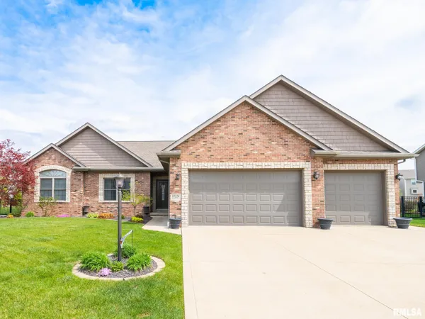 $539,900 | 11224 North Sycamore Creek Drive, Dunlap, IL 61525