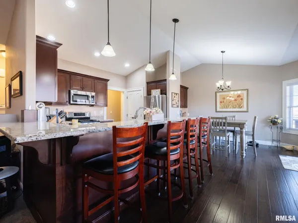 $539,900 | 11224 North Sycamore Creek Drive, Dunlap, IL 61525