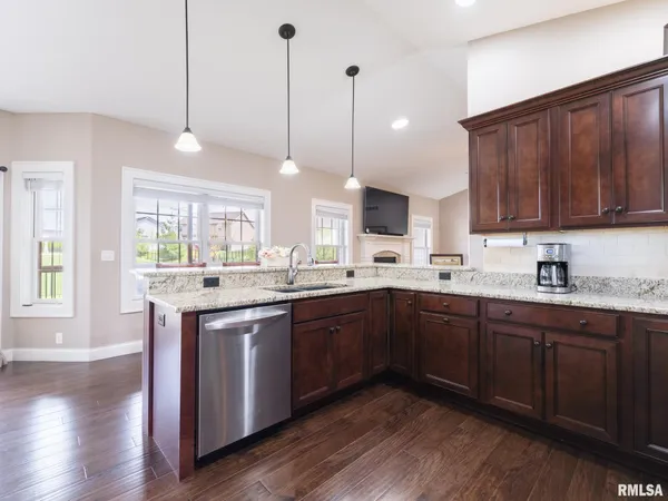 $539,900 | 11224 North Sycamore Creek Drive, Dunlap, IL 61525
