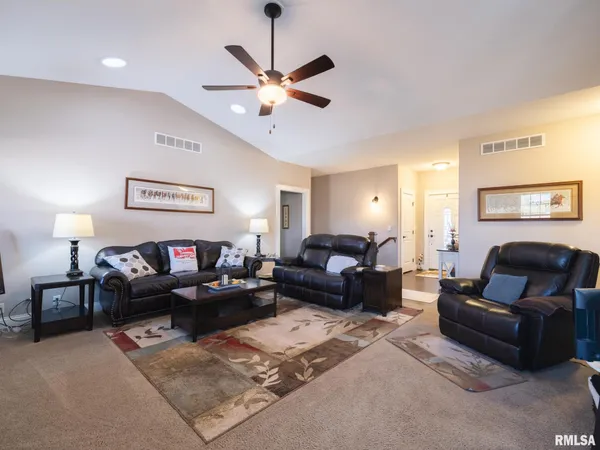 $539,900 | 11224 North Sycamore Creek Drive, Dunlap, IL 61525