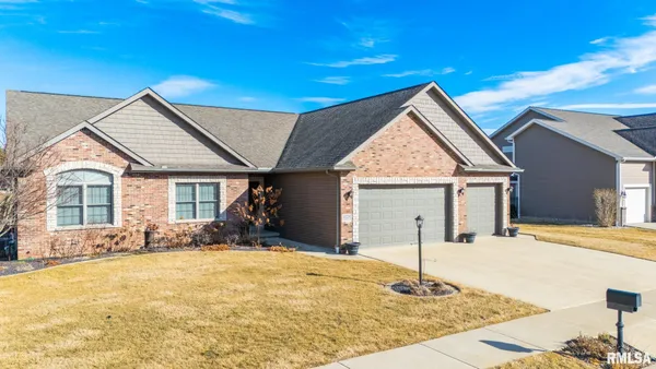 $539,900 | 11224 North Sycamore Creek Drive, Dunlap, IL 61525