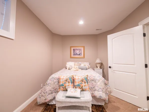 $539,900 | 11224 North Sycamore Creek Drive, Dunlap, IL 61525
