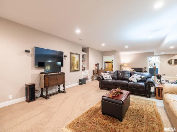 $539,900 | 11224 North Sycamore Creek Drive, Dunlap, IL 61525