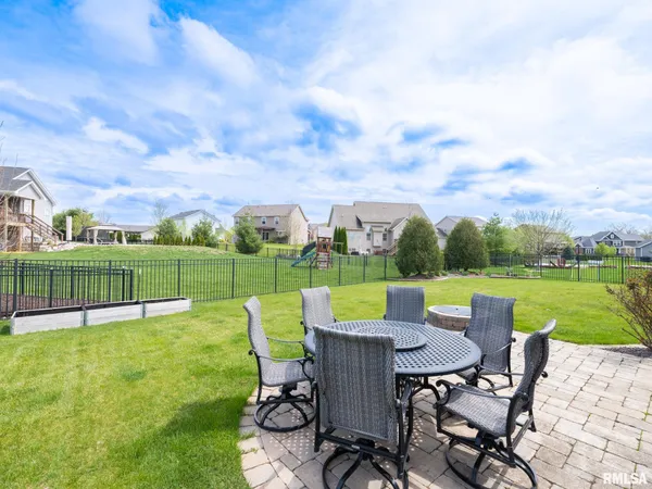 $539,900 | 11224 North Sycamore Creek Drive, Dunlap, IL 61525