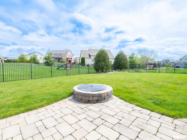 $539,900 | 11224 North Sycamore Creek Drive, Dunlap, IL 61525