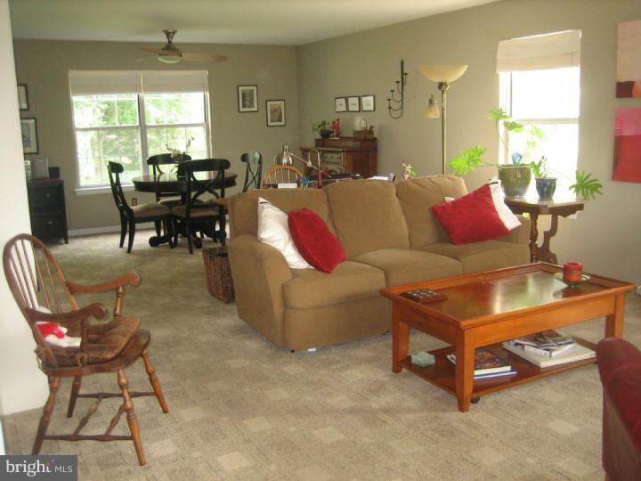17 Withams Road Newark, DE 19711 - Photo 4 of 22 Living Room